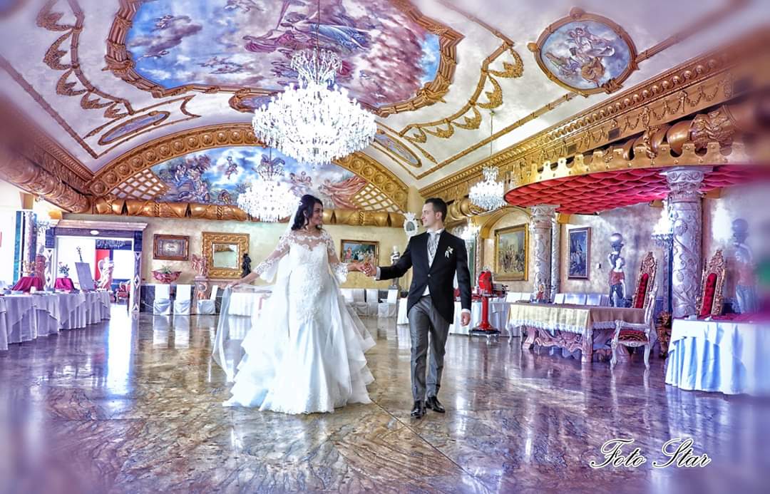 Organizzazione di matrimoni in una sala elegante